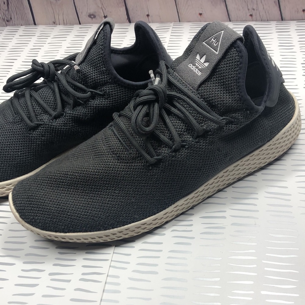 Adidas Pharrell Williams sneakers